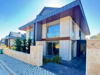 Yüzme Havuzlu, Lüks Tasarımlı Çekmeköy Özel Villaları